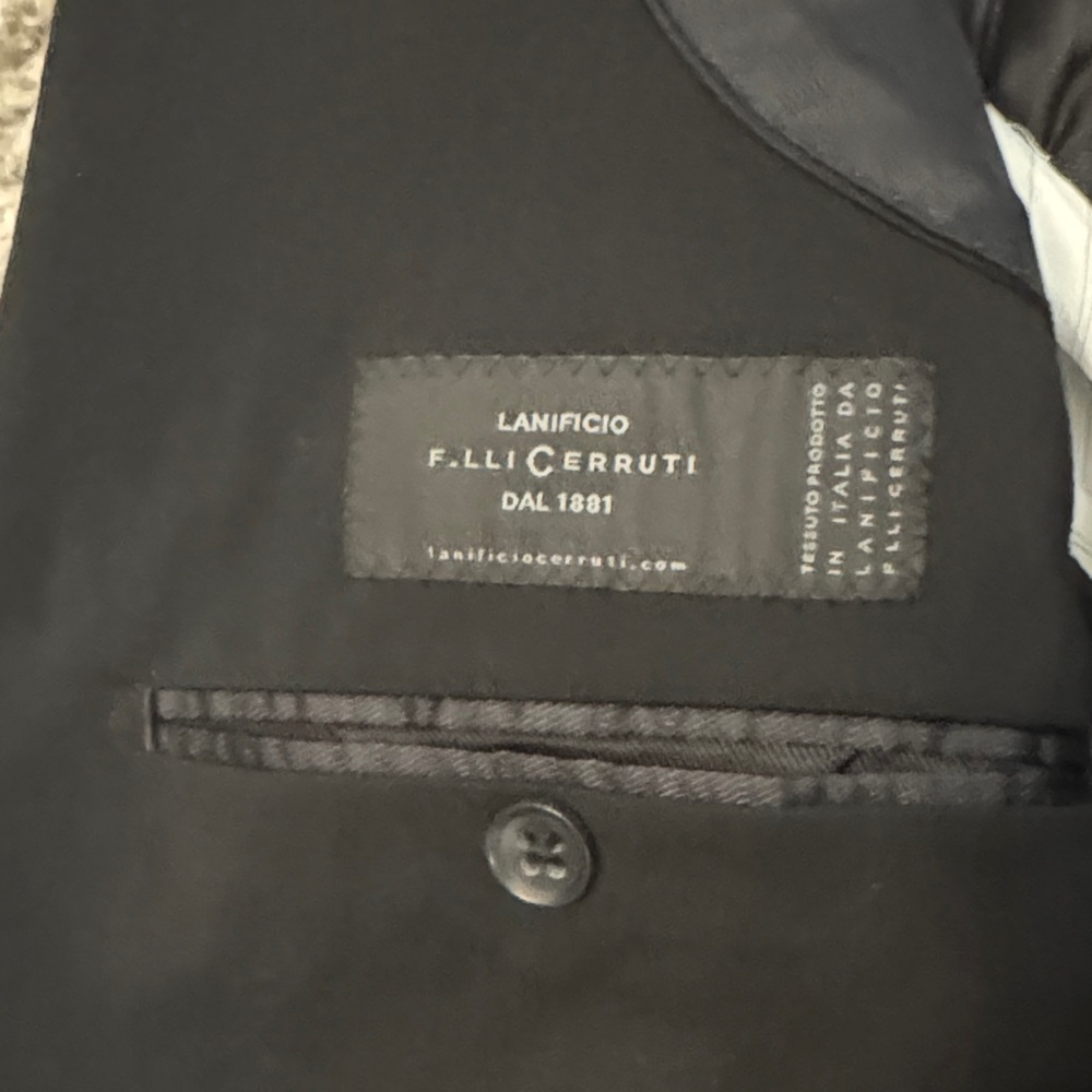 Banana Republic Elegant Black Blazer - Picture 5 of 7